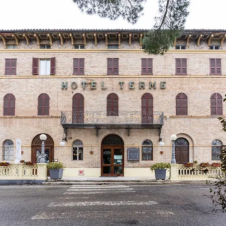 Panoramic Historical Building Handy