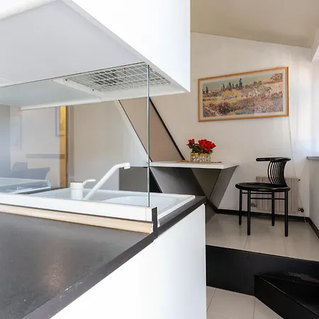 Panoramic Historical Building Handy Apartment *